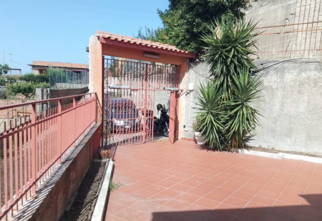 Castanea, Villetta indipendente