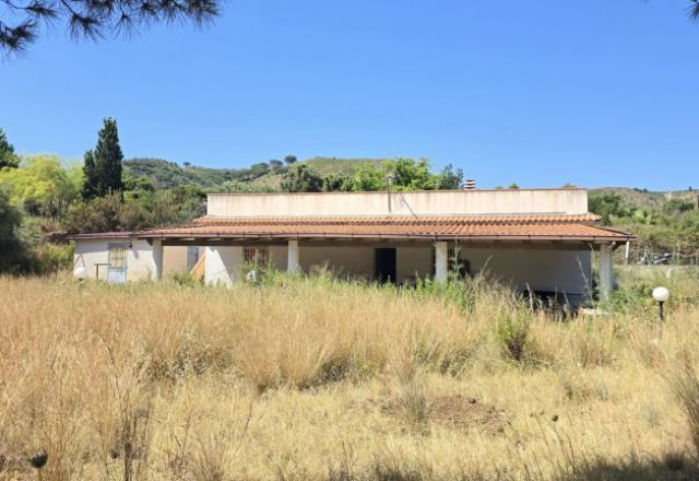 Tono, panoramica Villa con 2200 mq di terreno