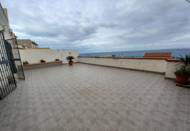 Panoramico appartamento con terrazzo - 2