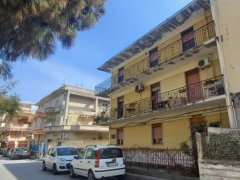 Villafranca, pressi parco briosa, appartamento di ampia metratura con terrazzo - 1