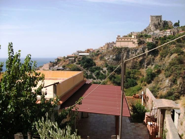 casa indipendente in vendita a Messina